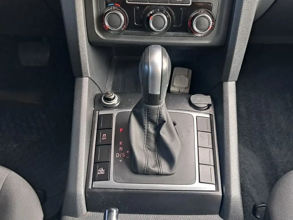 Volkswagen Amarok Comfortline 2.0 At 4x4 año 2023