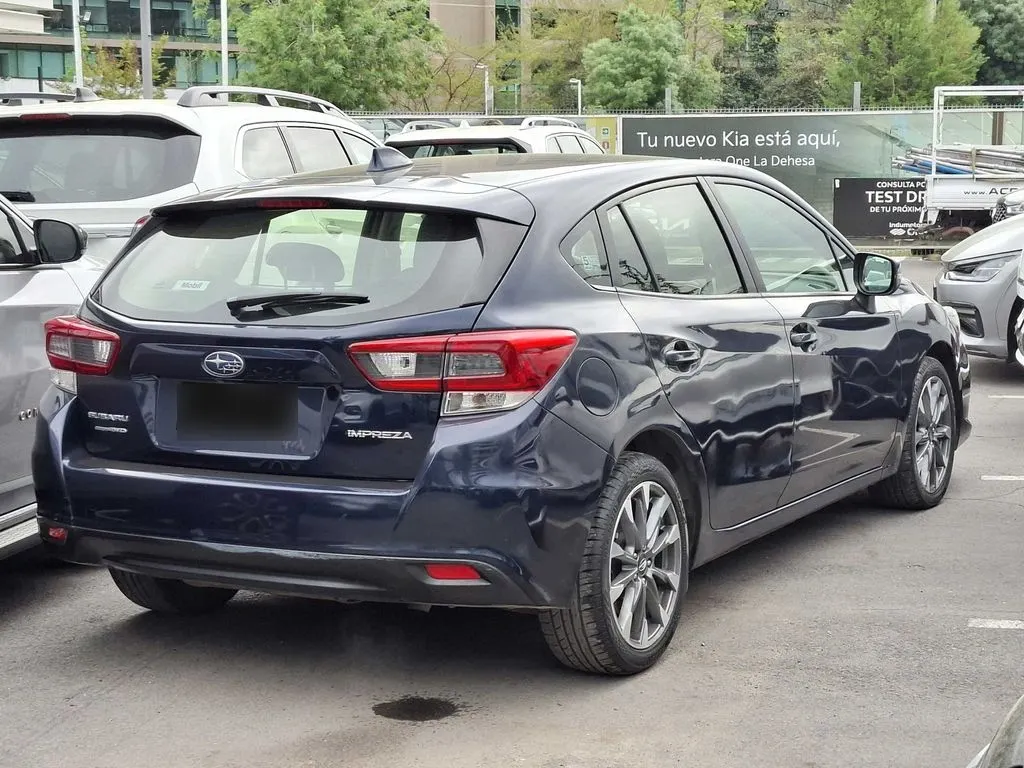 Subaru Impreza Cvt 4x4 2.0 At año 2021