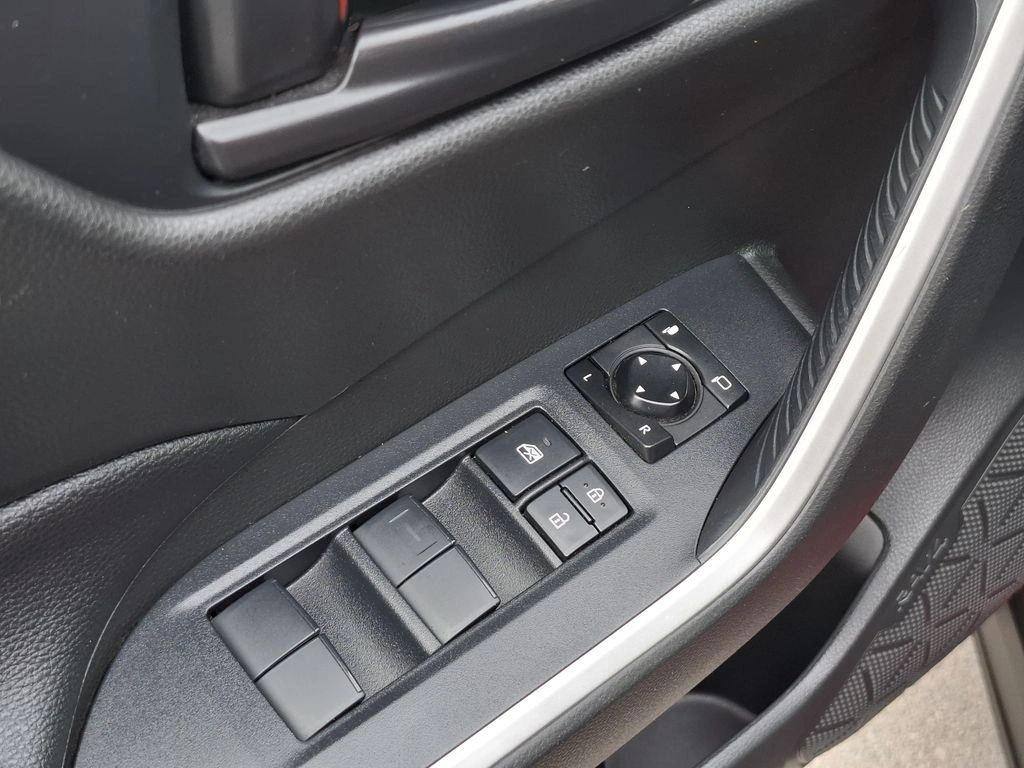 Toyota Rav4 2.0 Super Lujo 4x2 At 5p año 2021