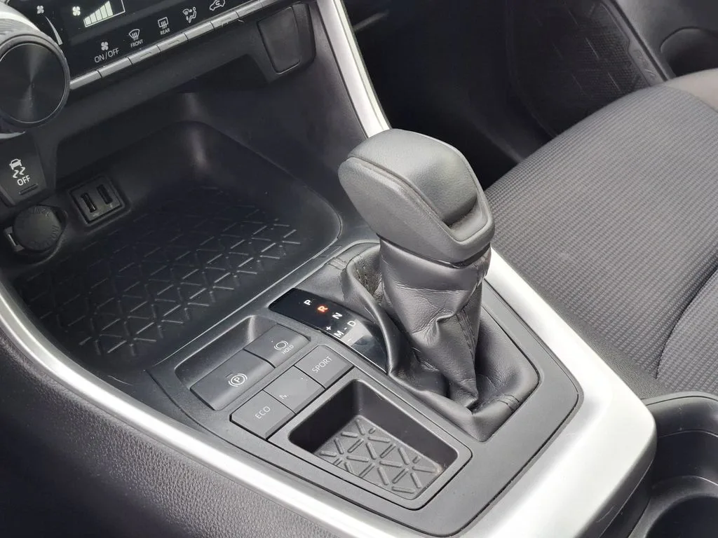 Toyota Rav4 2.0 Super Lujo 4x2 At 5p año 2021