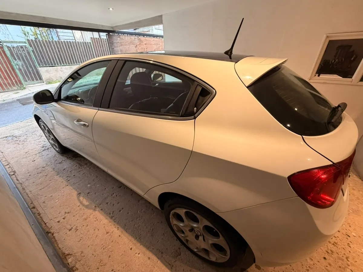 ALFA ROMEO GIULIETTA 1.4 Tct Tb Distinctive At año 2015