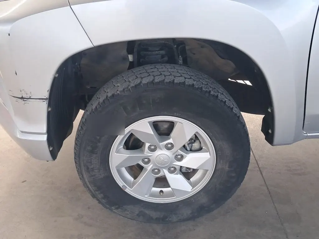 Mitsubishi L200 Katana Cr 2.4 4x2 Mt año 2020