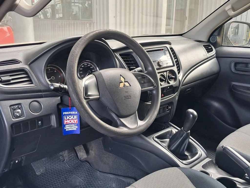 Mitsubishi L200 Katana Cr 2.4 4x2 Mt año 2020