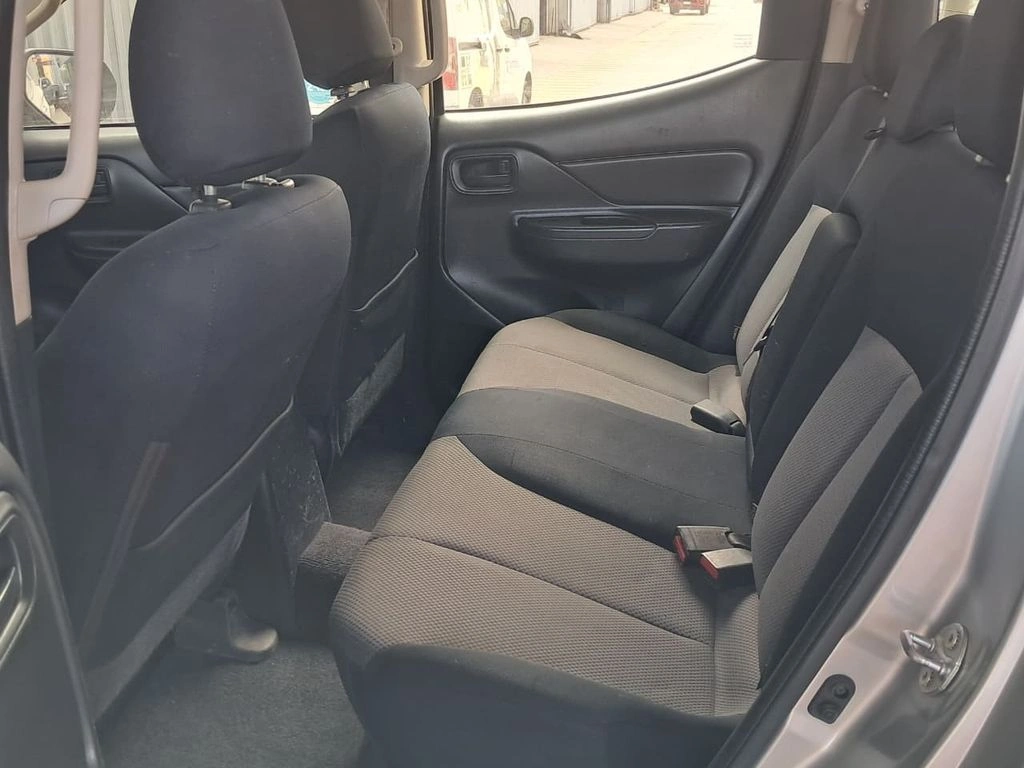 Mitsubishi L200 Katana Cr 2.4 4x2 Mt año 2020