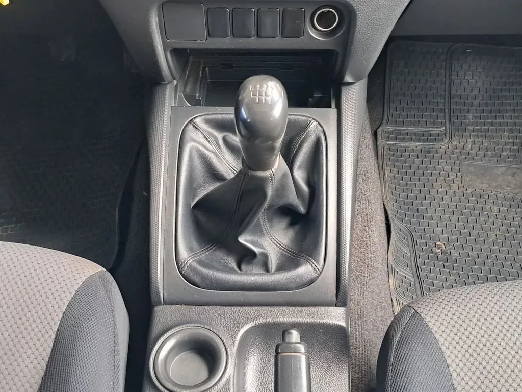 Mitsubishi L200 Katana Cr 2.4 4x2 Mt año 2020