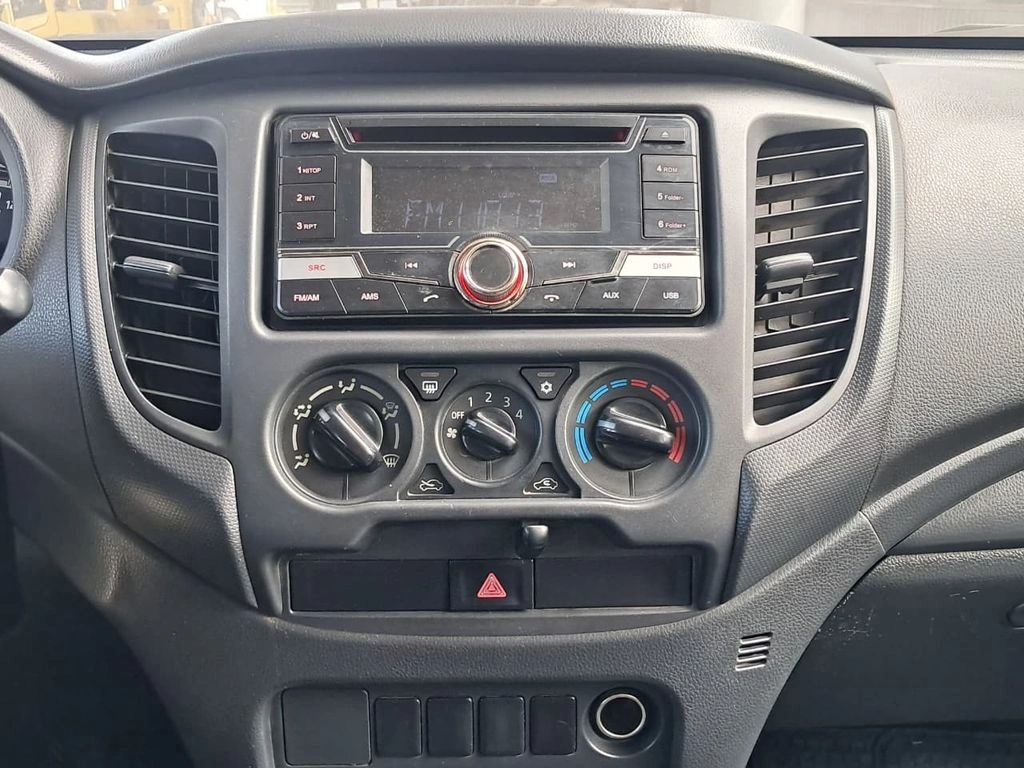 Mitsubishi L200 Katana Cr 2.4 4x2 Mt año 2020