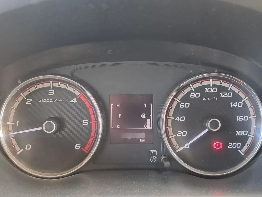 Mitsubishi L200 Katana Cr 2.4 4x2 Mt año 2020