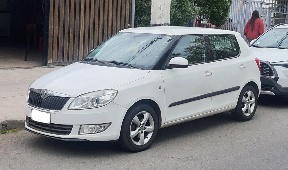 SKODA FABIA 1.6 Tdi Ambiente Mt Diesel año 2012