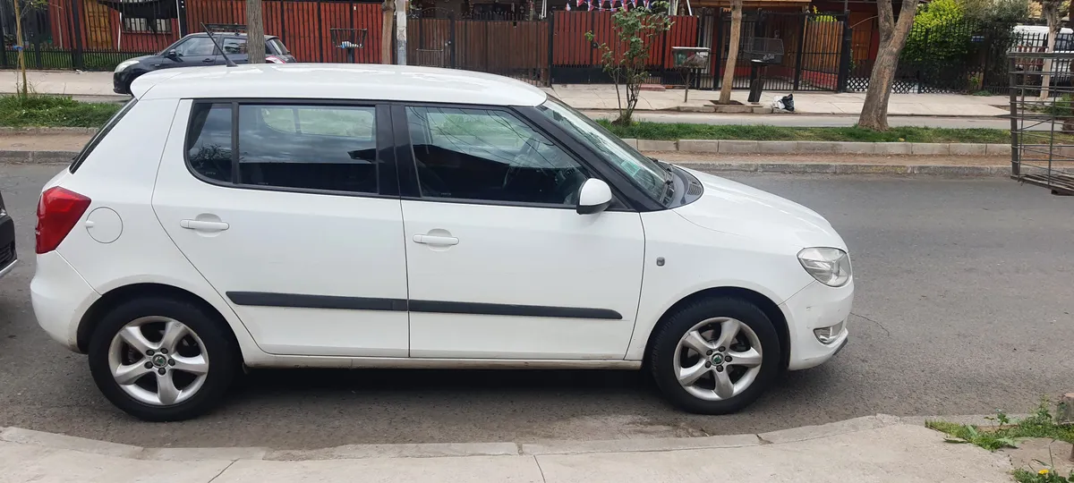SKODA FABIA 1.6 Tdi Ambiente Mt Diesel año 2012