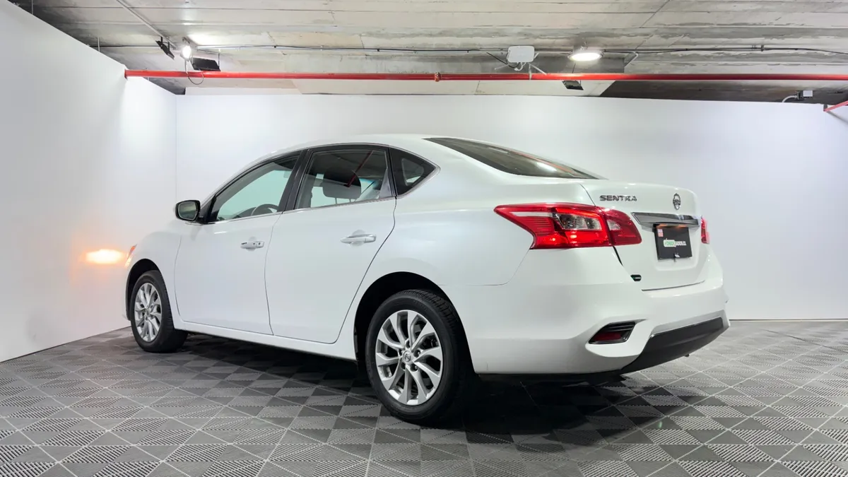Nissan Sentra 1.8 Advance Cvt At año 2019