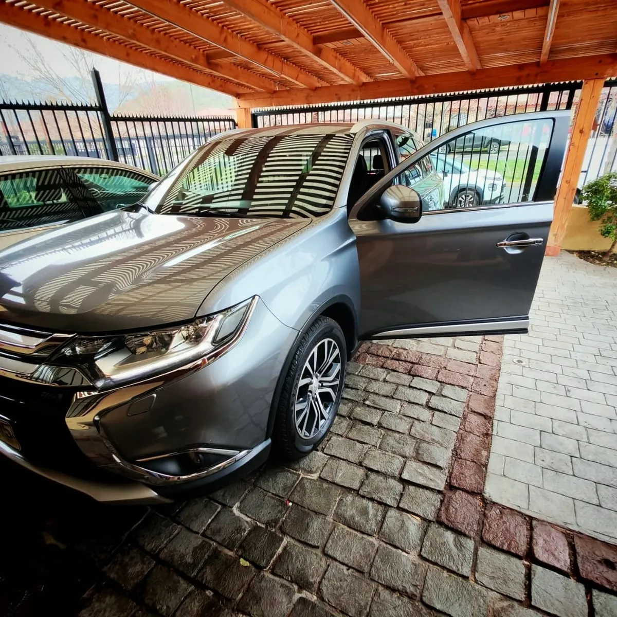 MITSUBISHI OUTLANDER 2.4 Glx At 4x4 año 2017