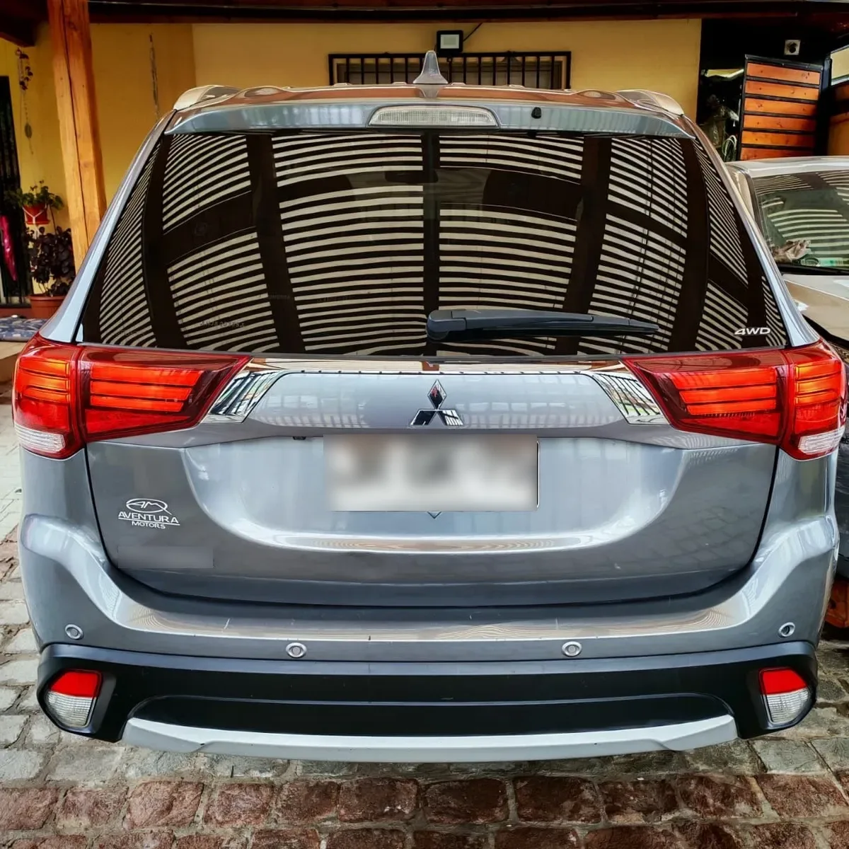 MITSUBISHI OUTLANDER 2.4 Glx At 4x4 año 2017