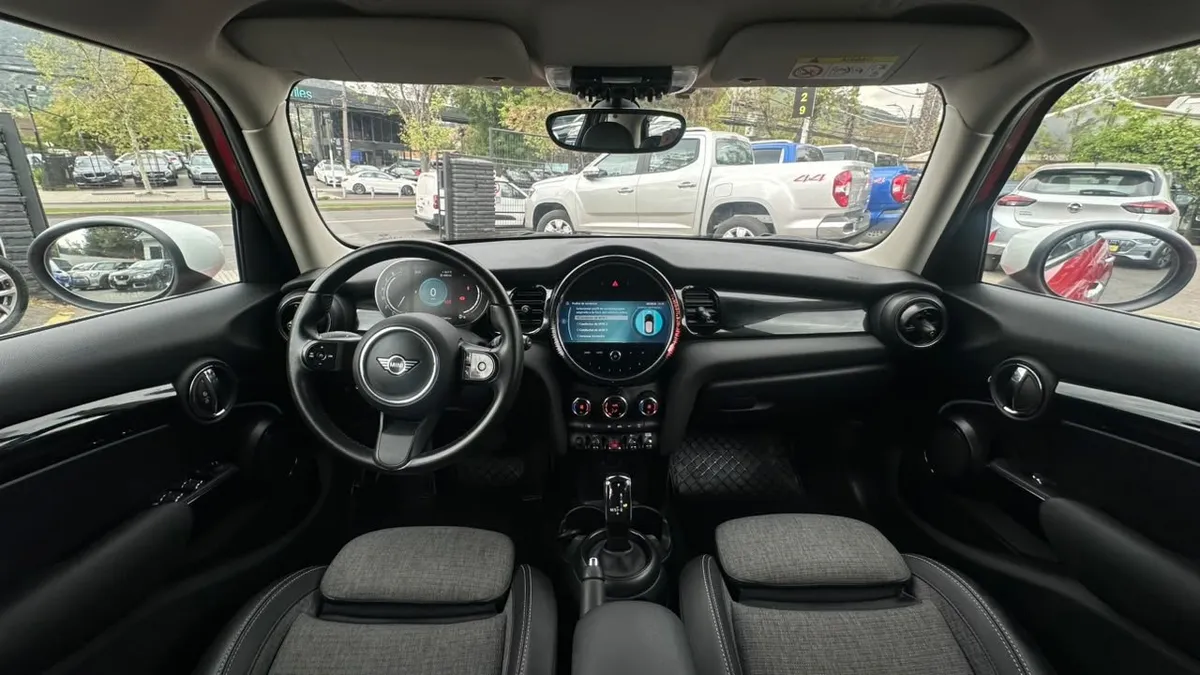 Mini Cooper 1.5 Classic 5 Puertas At año 2024