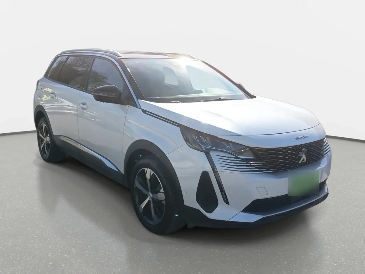 Peugeot 5008 1.5 Allure Pack Bluehdi 130 4x2 Eat8 5p año 2024