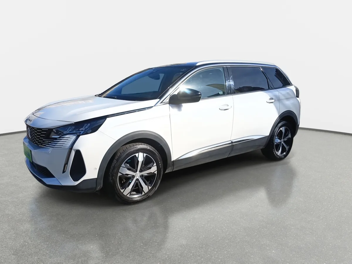 Peugeot 5008 1.5 Allure Pack Bluehdi 130 4x2 Eat8 5p año 2024