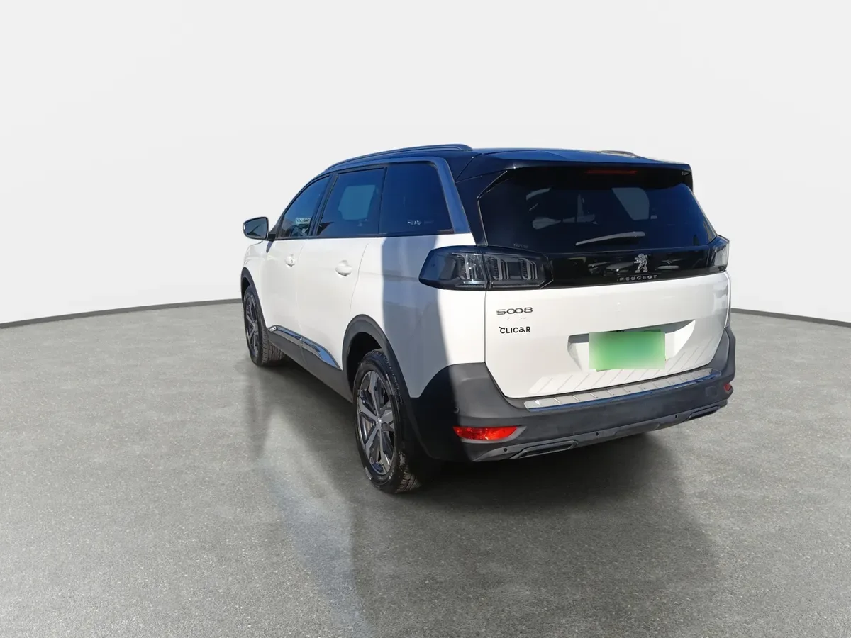 Peugeot 5008 1.5 Allure Pack Bluehdi 130 4x2 Eat8 5p año 2024
