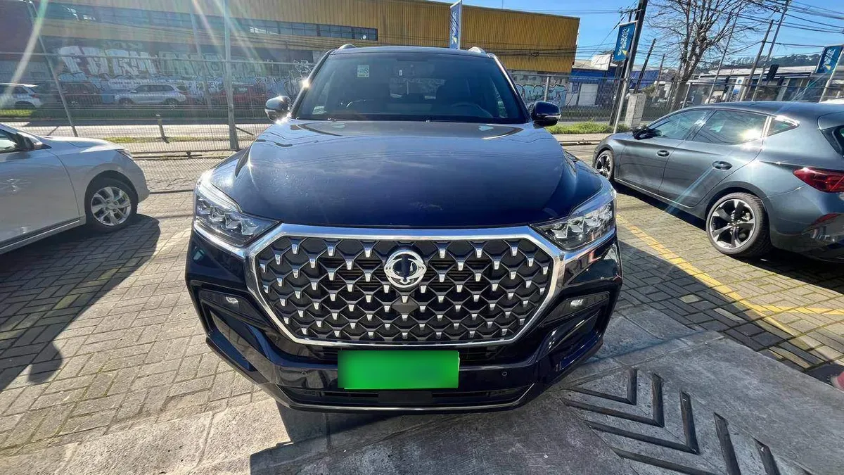Ssangyong Rexton 2.2t Glx Diesel 4x2 6ab Nueva Radio 8at 5p año 2025