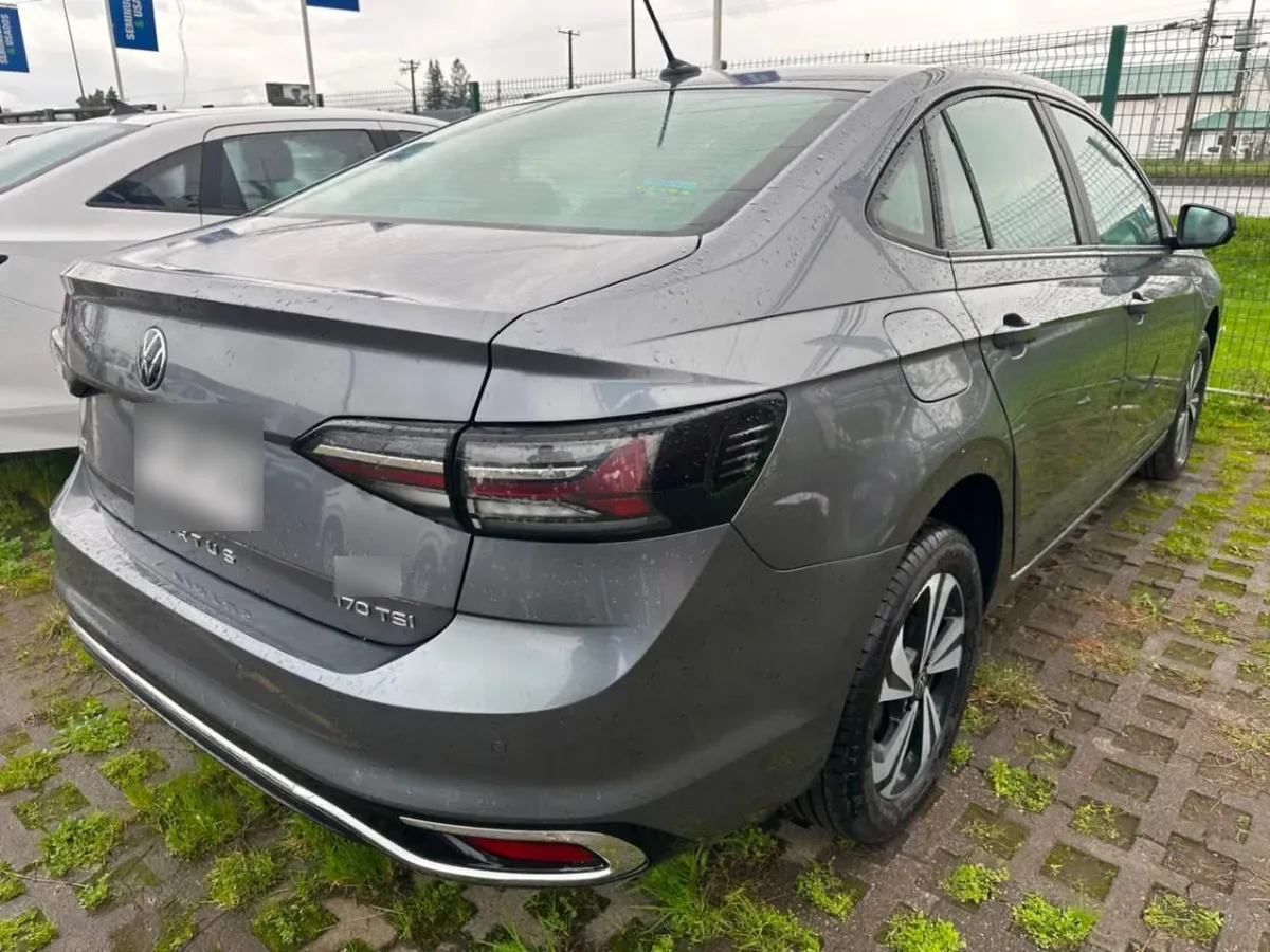 Volkswagen Virtus 1.0 Tsi Comfortline Plus 4x2 At 4p año 2026