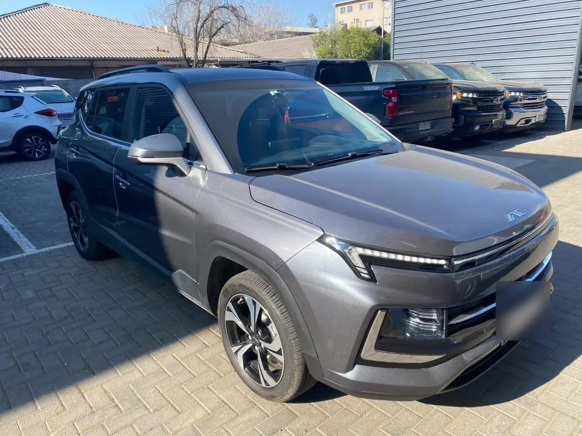 JAC Js4 1.5 Luxury 4x2 Cvt At 5p año 2026
