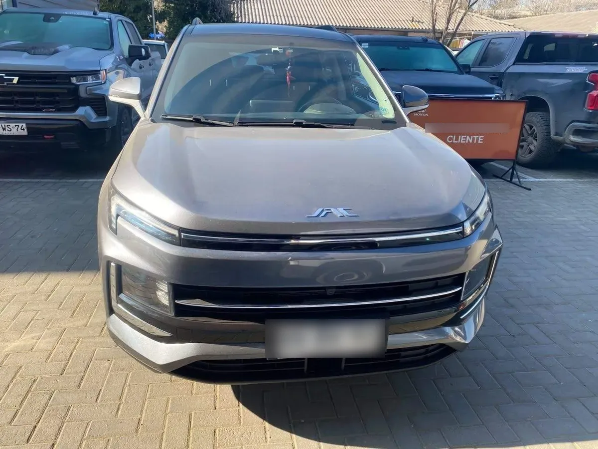 JAC Js4 1.5 Luxury 4x2 Cvt At 5p año 2026