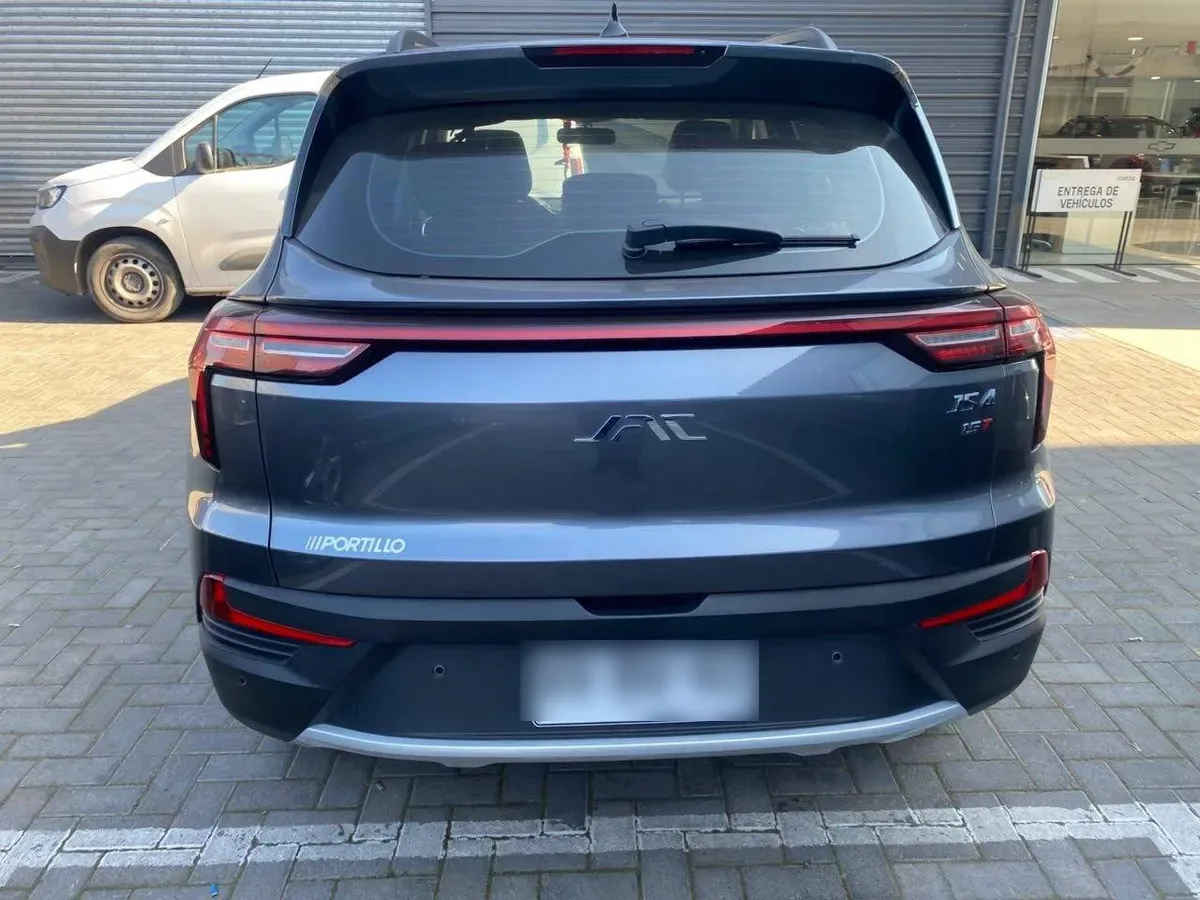 JAC Js4 1.5 Luxury 4x2 Cvt At 5p año 2026