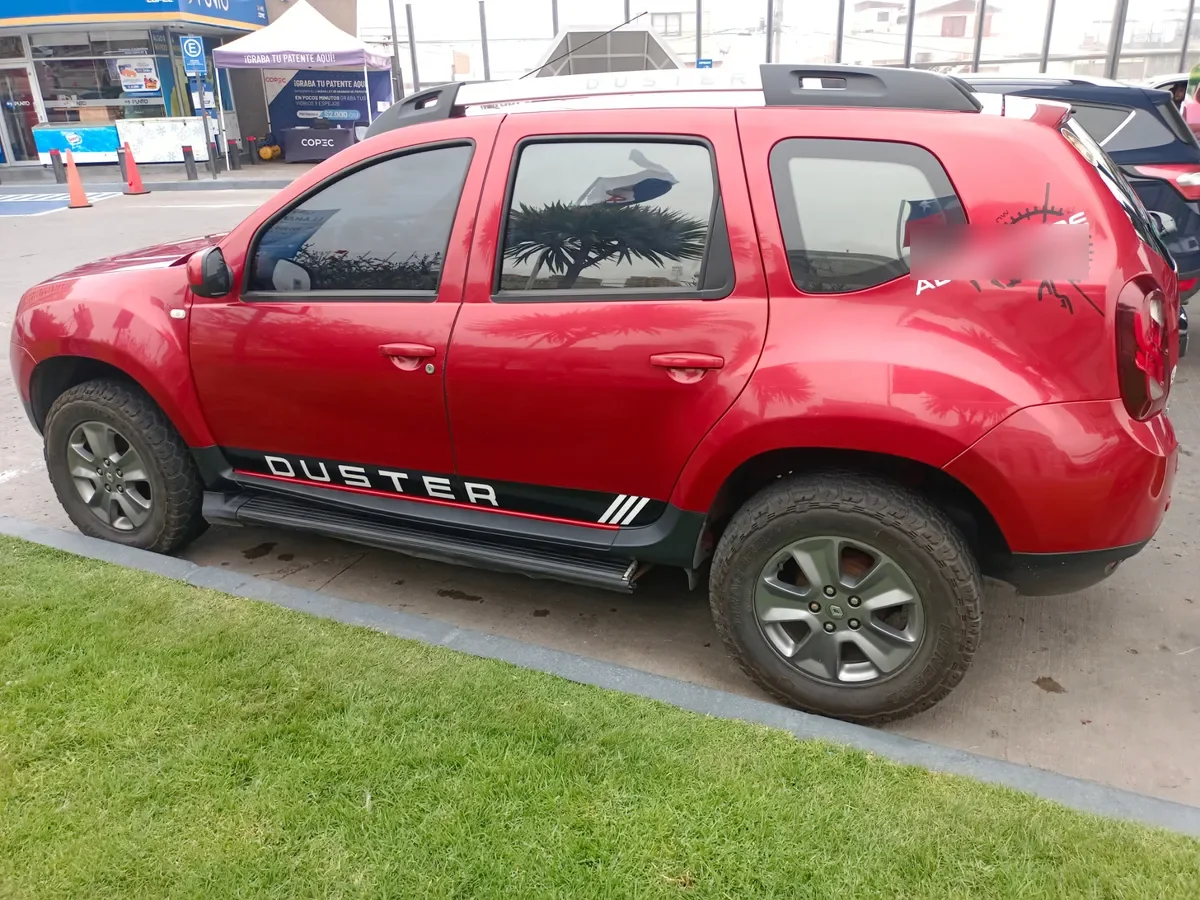 RENAULT DUSTER 2.0 Zen Tech Mt 4x4 año 2018