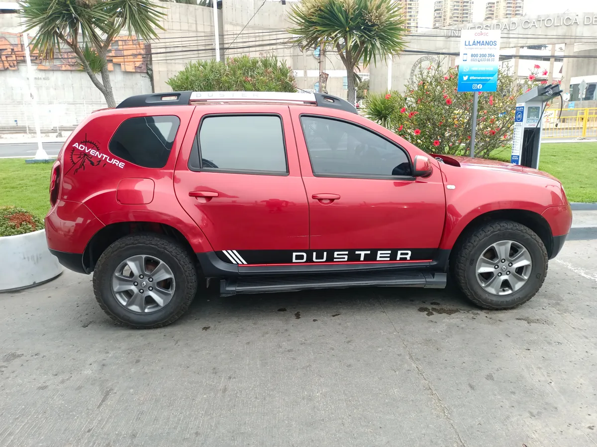 RENAULT DUSTER 2.0 Zen Tech Mt 4x4 año 2018