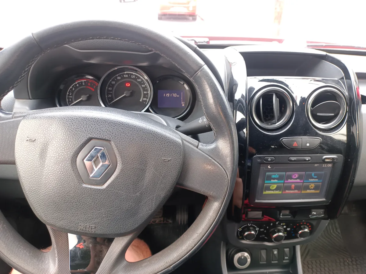 RENAULT DUSTER 2.0 Zen Tech Mt 4x4 año 2018