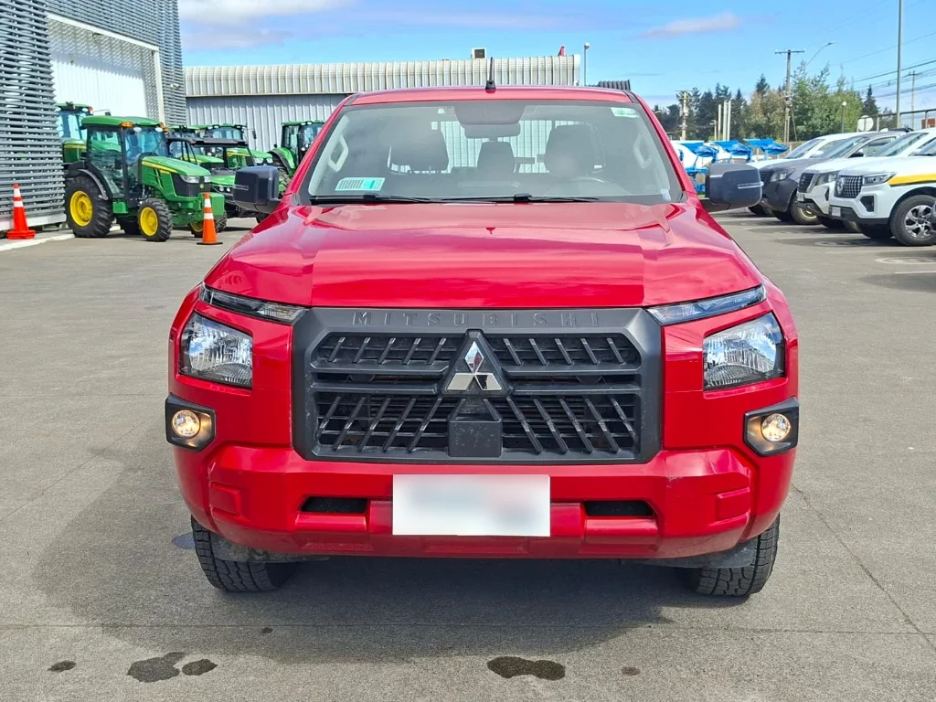 Mitsubishi L200 Katana D/c 2.4 Tdi Mt Xrt 4x4 año 2024