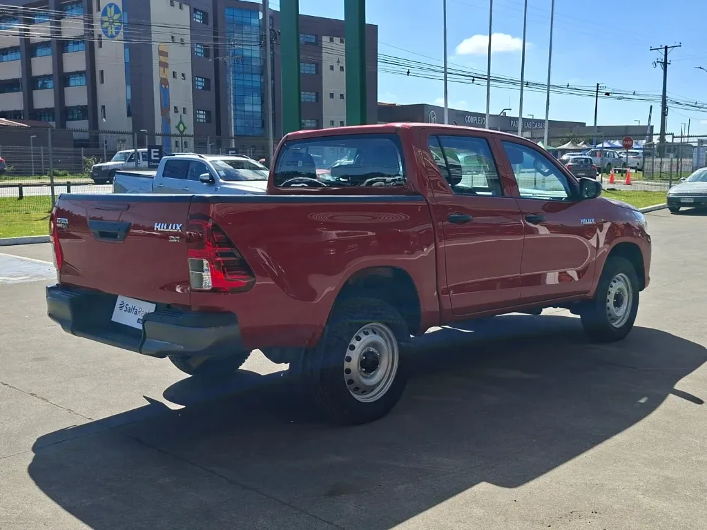 Toyota Hilux Dc 4x4 2.4 D Dx Mt año 2024