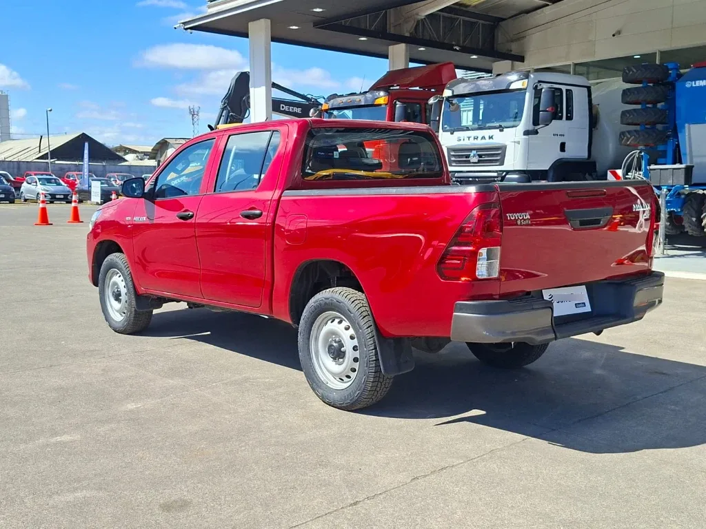 Toyota Hilux Dc 4x4 2.4 D Dx Mt año 2024