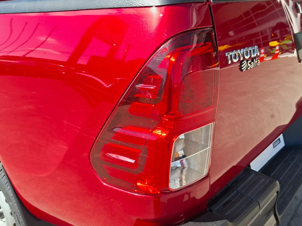 Toyota Hilux Dc 4x4 2.4 D Dx Mt año 2024