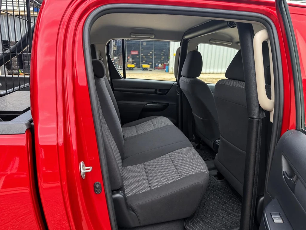 Toyota Hilux Hilux Dc 4x4 2.4 D Dx Mt año 2024