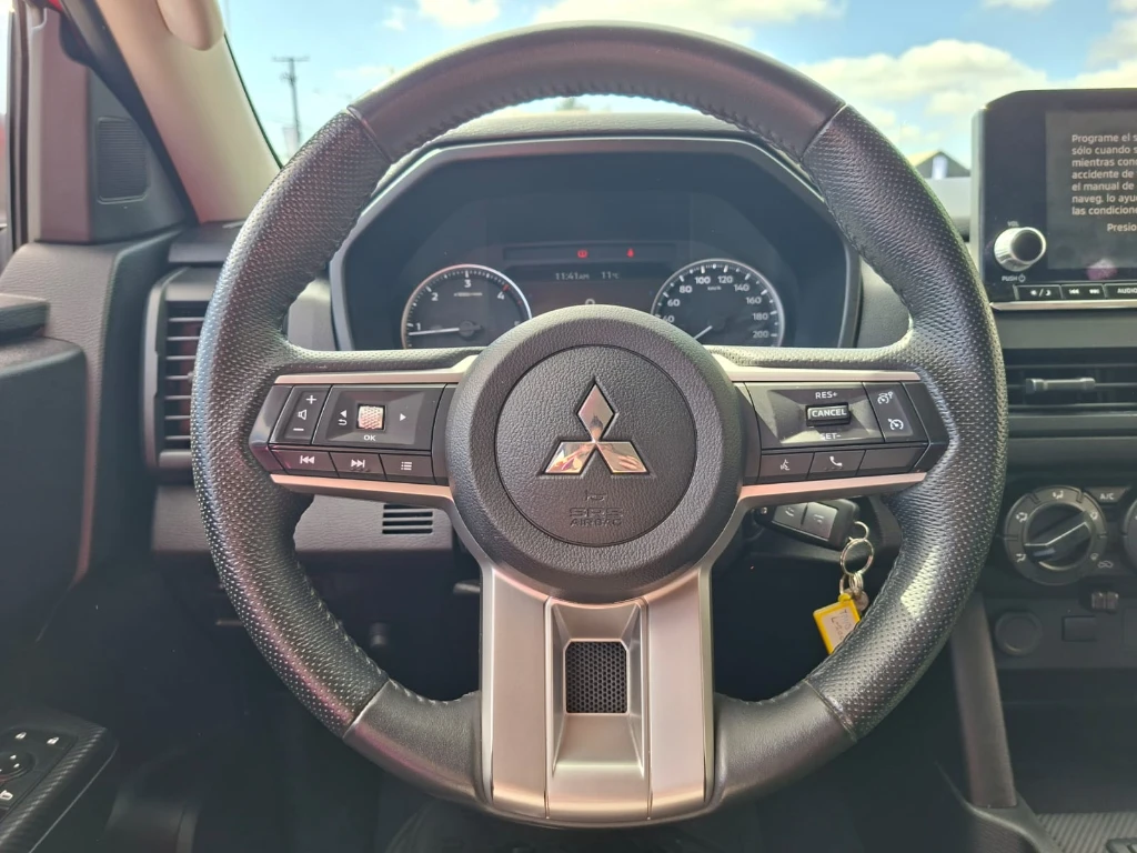 Mitsubishi L200 Katana D/c 2.4 Tdi Mt Xrt 4x4 año 2024