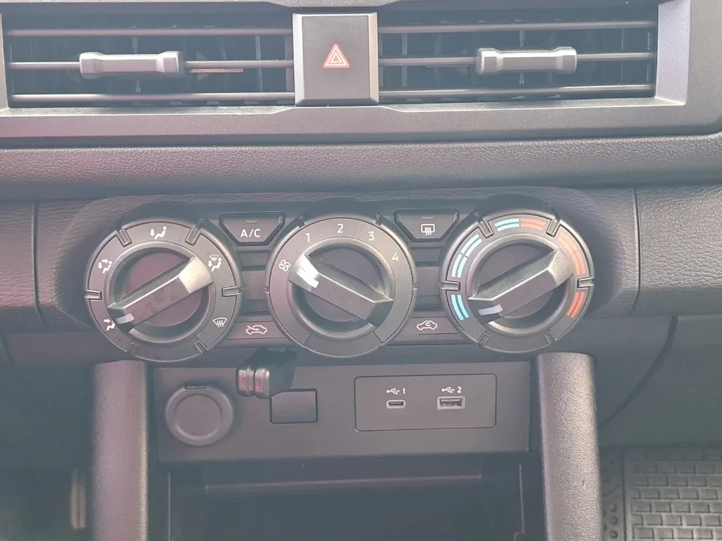 Mitsubishi L200 Katana D/c 2.4 Tdi Mt Xrt 4x4 año 2024
