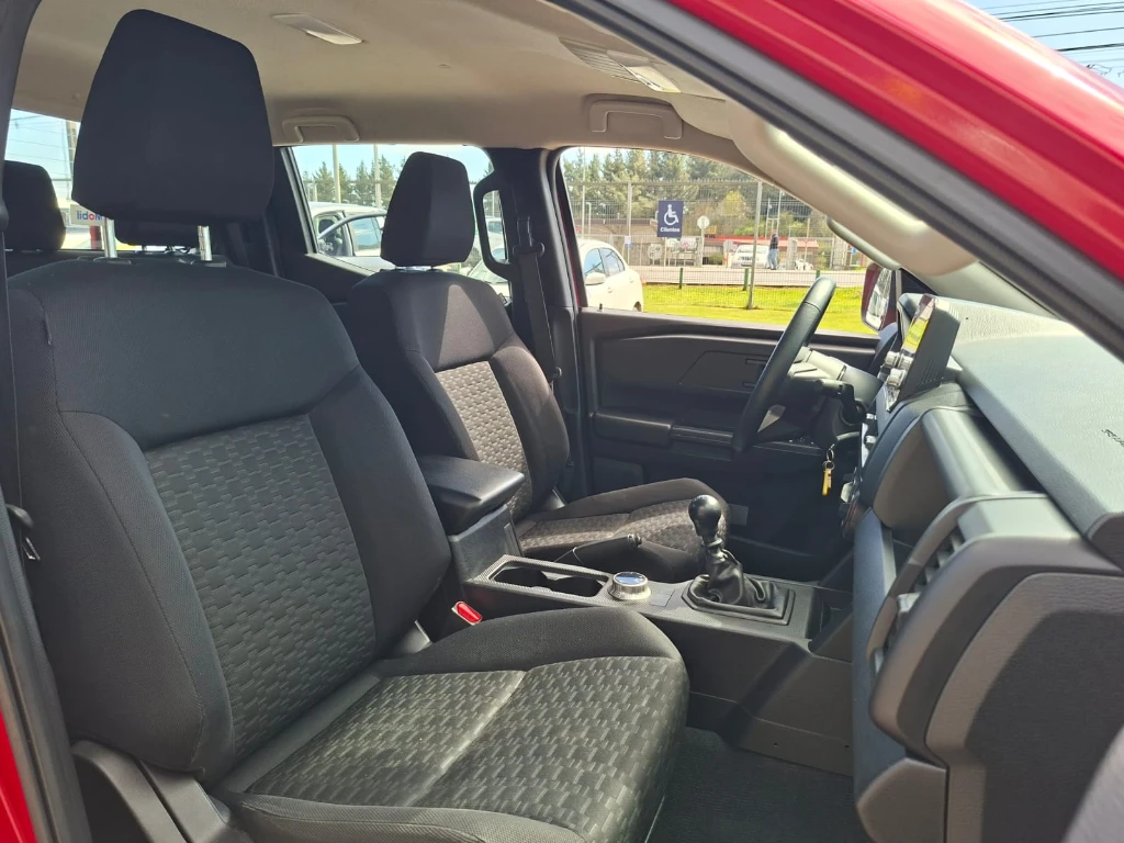 Mitsubishi L200 Katana D/c 2.4 Tdi Mt Xrt 4x4 año 2024