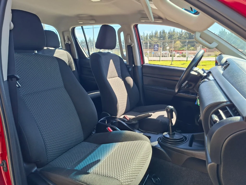 Toyota Hilux Dc 4x4 2.4 D Dx Mt año 2024