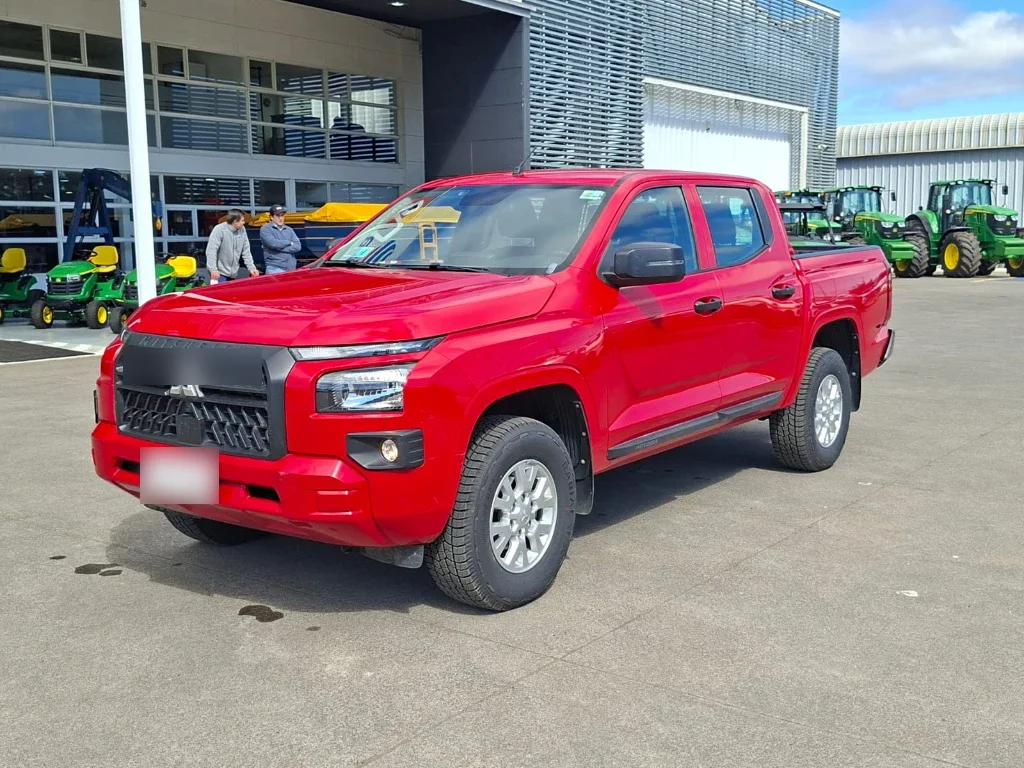 Mitsubishi L200 Katana D/c 2.4 Tdi Mt Xrt 4x4 año 2024