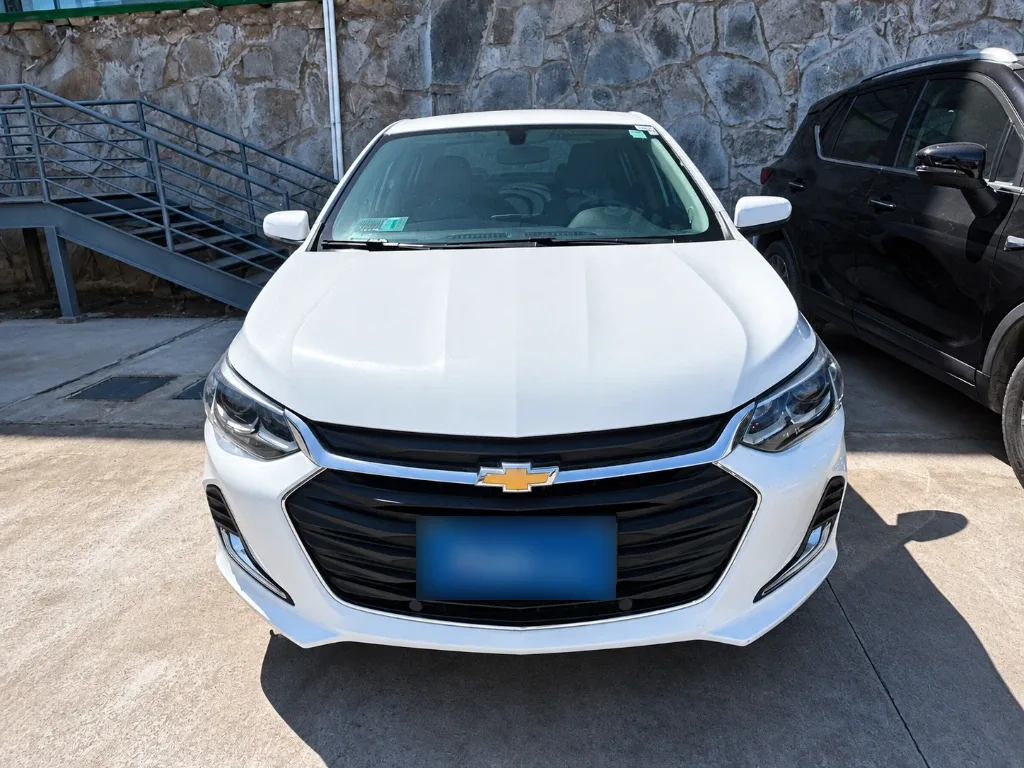 Chevrolet Onix 1.0t Premier S 4x2 Sdn At 4p año 2025