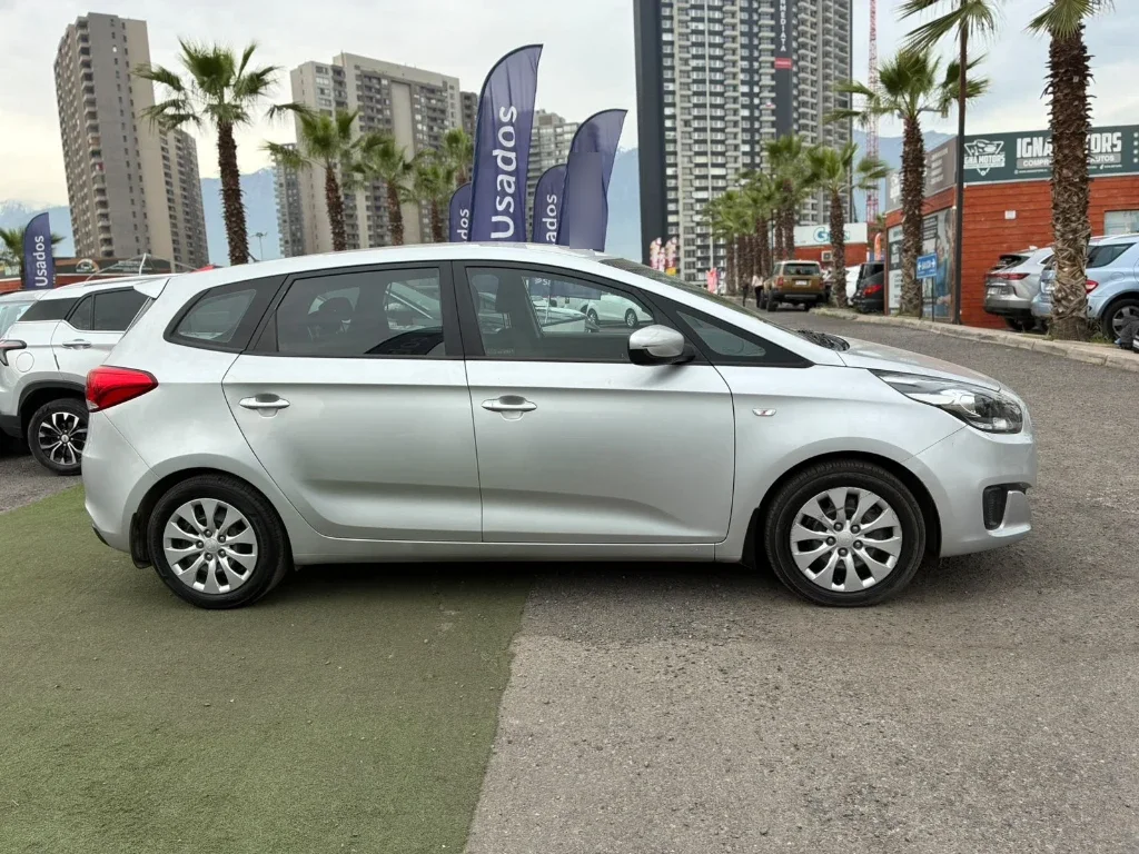 Kia Carens 2.0 Ex Dab Abs Ac Mt año 2015