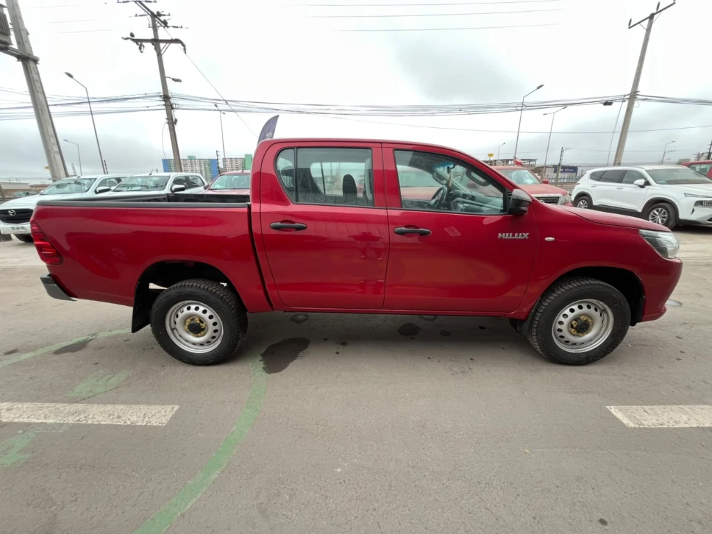 Toyota Hilux Dc 4x4 2.4 D Dx Mt año 2024