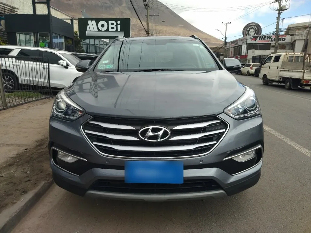 Hyundai Santa Fe 2.4 4x2 Mt 5p año 2017