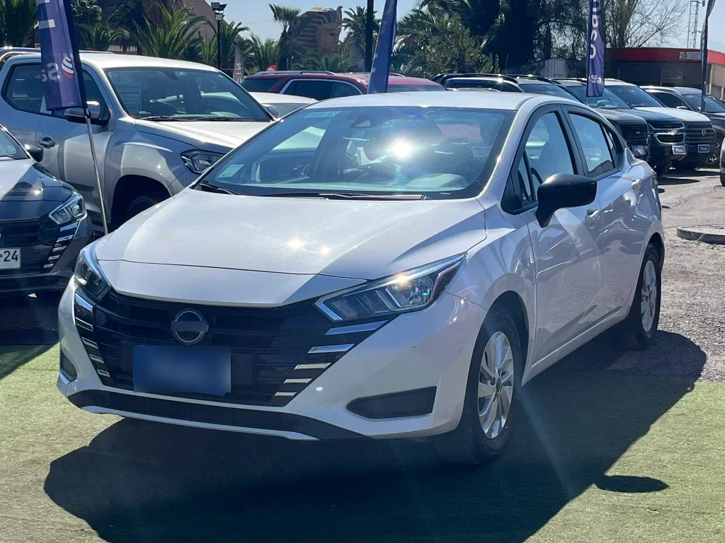 Nissan Versa 1.6 Sense 4x2 Mt 4p año 2025