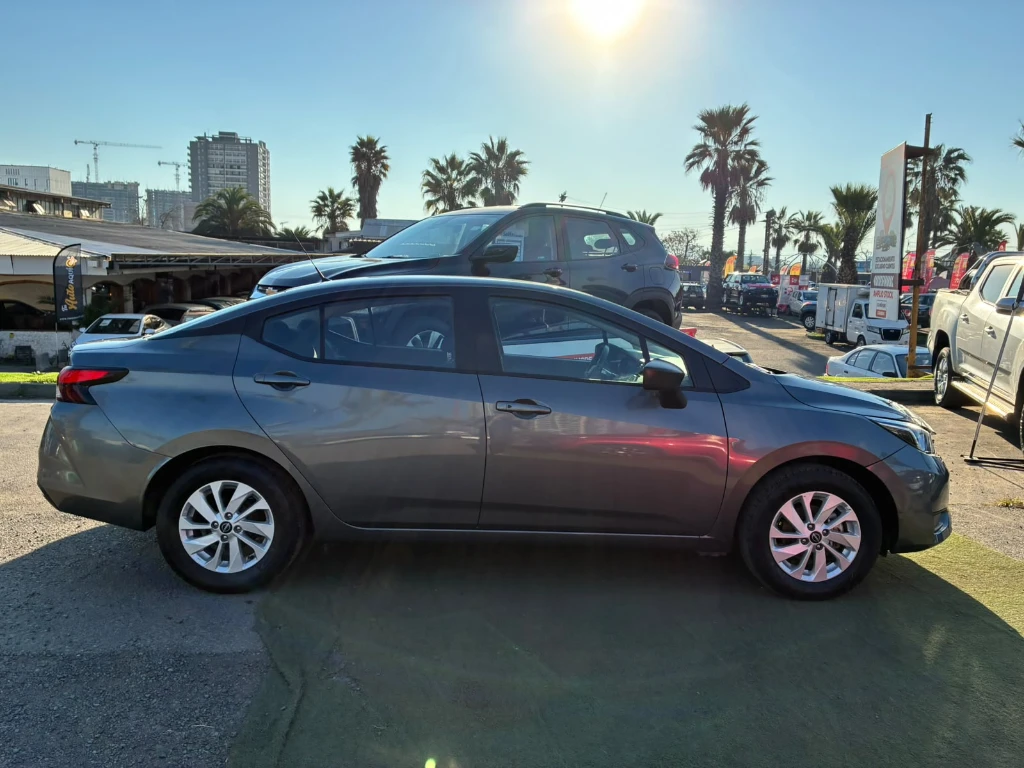 Nissan Versa 1.6 Sense 4x2 Mt 4p año 2025