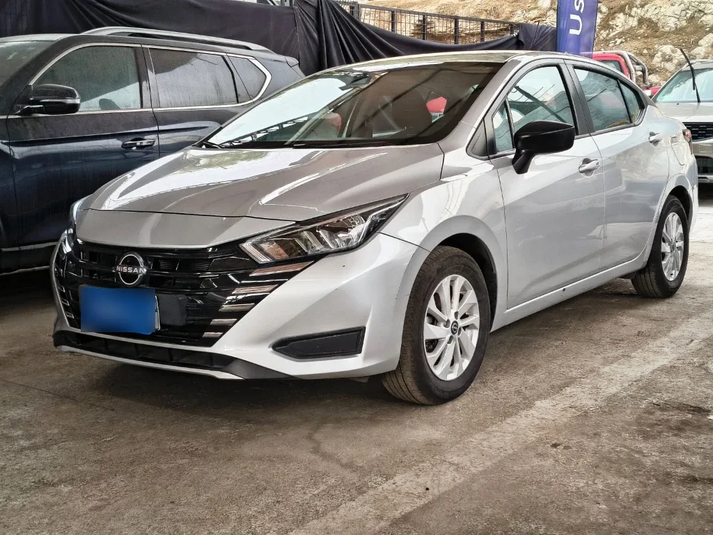 Nissan Versa 1.6 Sense 4x2 Mt 4p año 2025