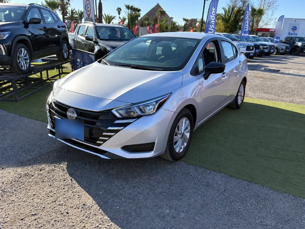 Nissan Versa 1.6 Sense 4x2 Mt 4p año 2025