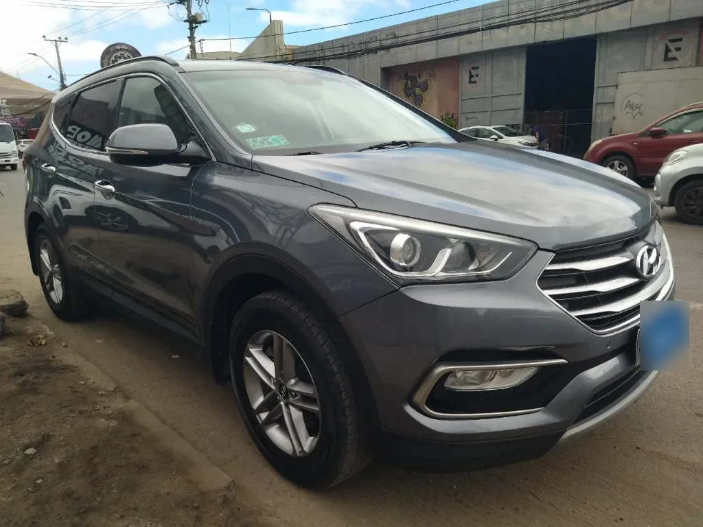 Hyundai Santa Fe 2.4 4x2 Mt 5p año 2017