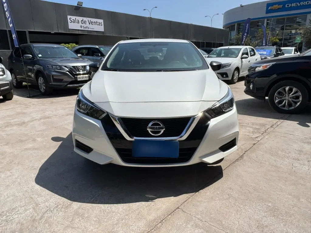 Nissan Versa 1.6 Sense 4x2 Mt 4p año 2023