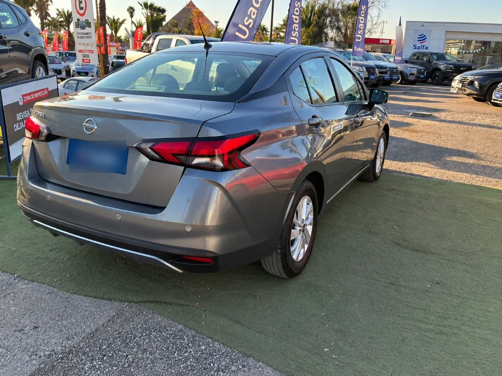 Nissan Versa 1.6 Sense 4x2 Mt 4p año 2025