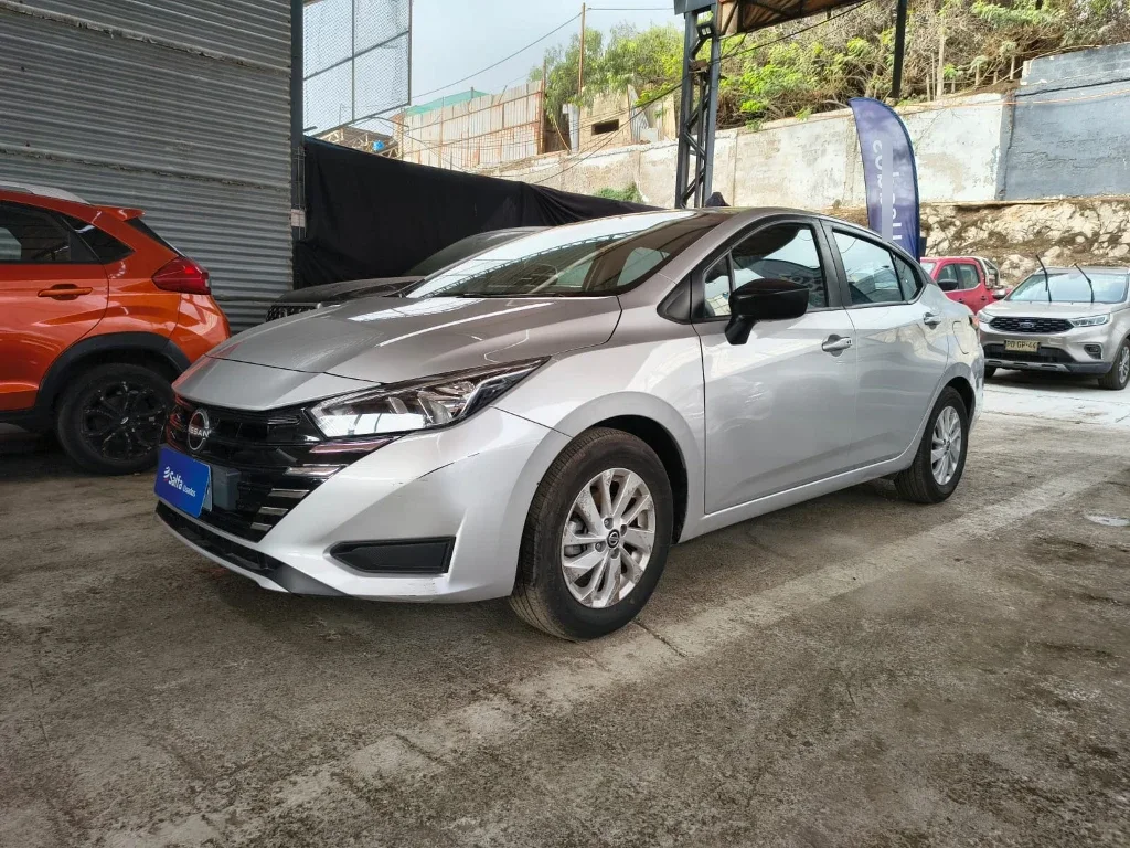Nissan Versa 1.6 Sense 4x2 Mt 4p año 2025